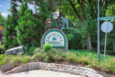 Photo of 348 Crescent Spring Dr, Louisville, KY 40206 (MLS # 1725760)