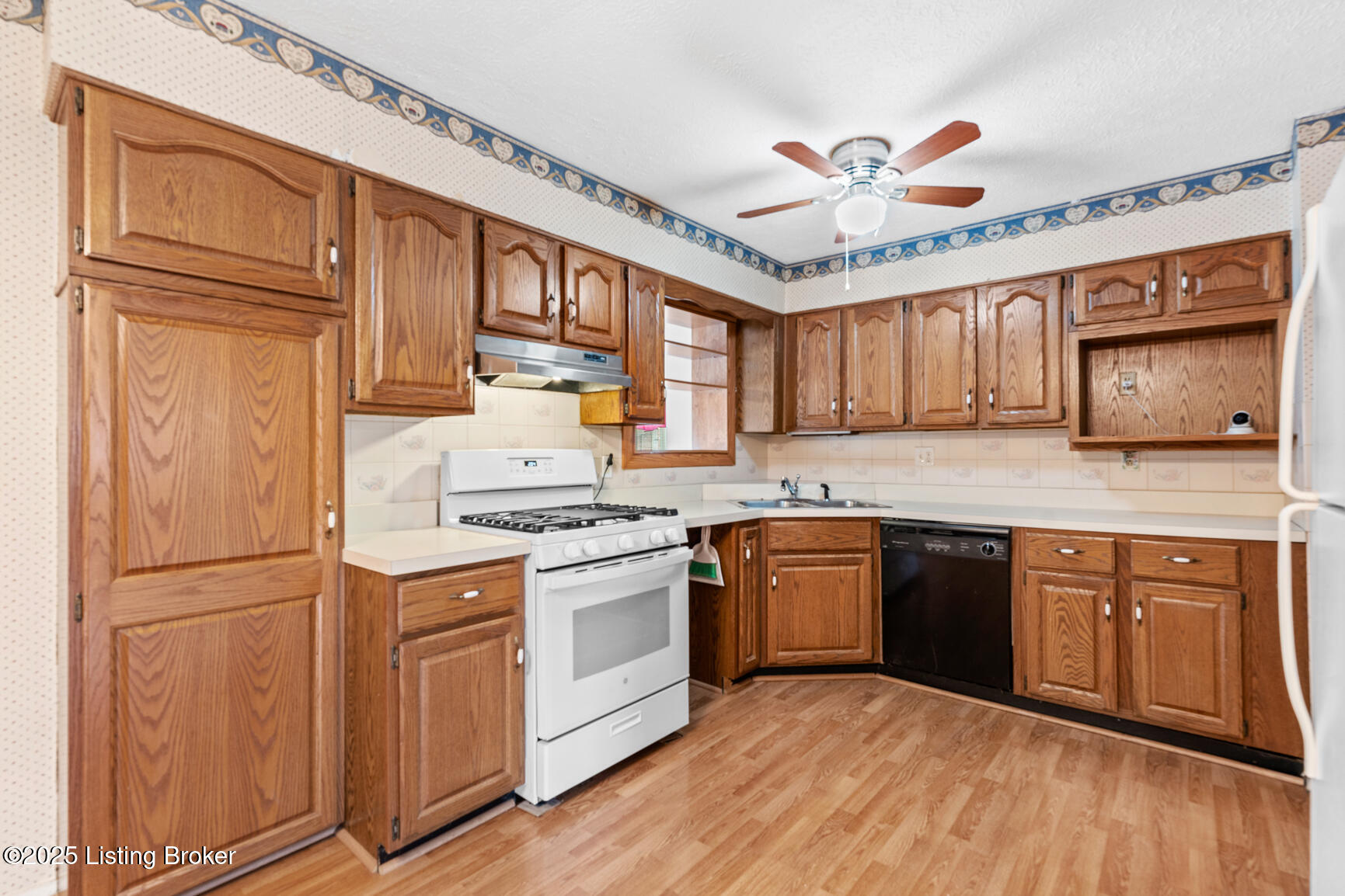 1031 Meadow Hill Rd, Louisville, Kentucky image 7