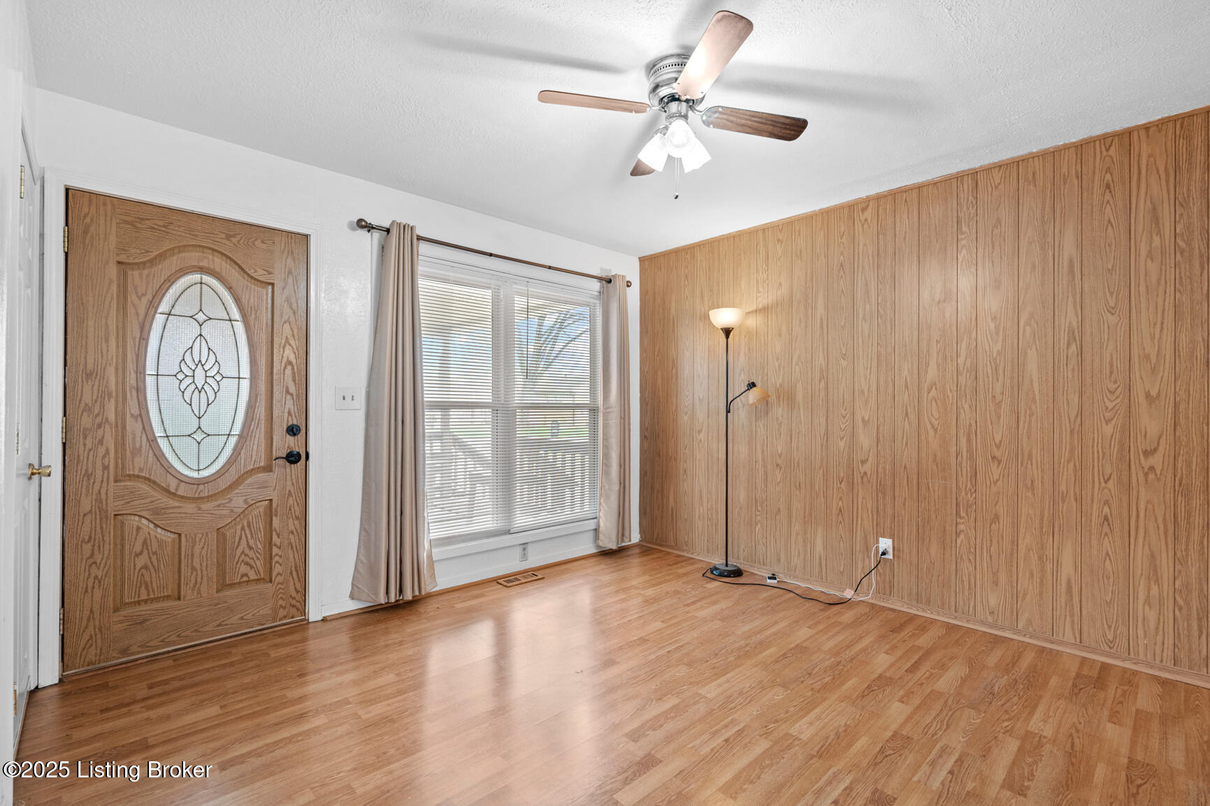 1031 Meadow Hill Rd, Louisville, Kentucky image 4