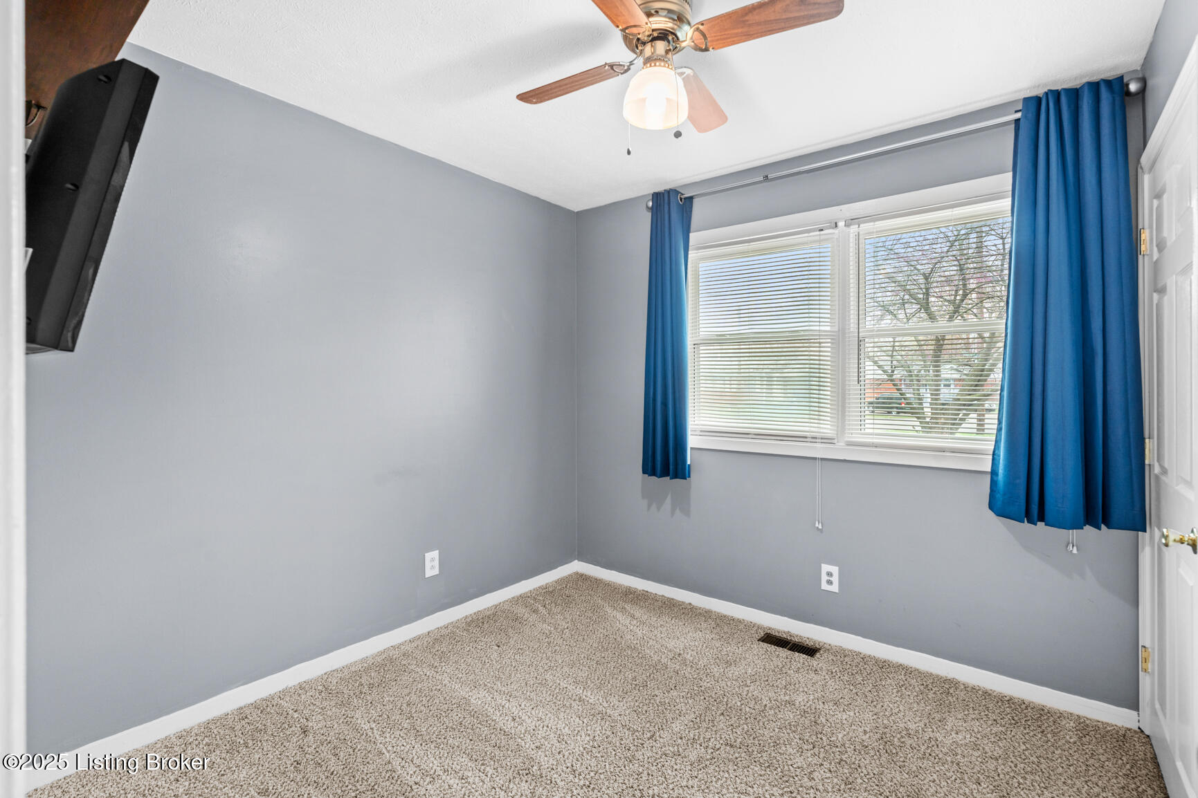 1031 Meadow Hill Rd, Louisville, Kentucky image 11