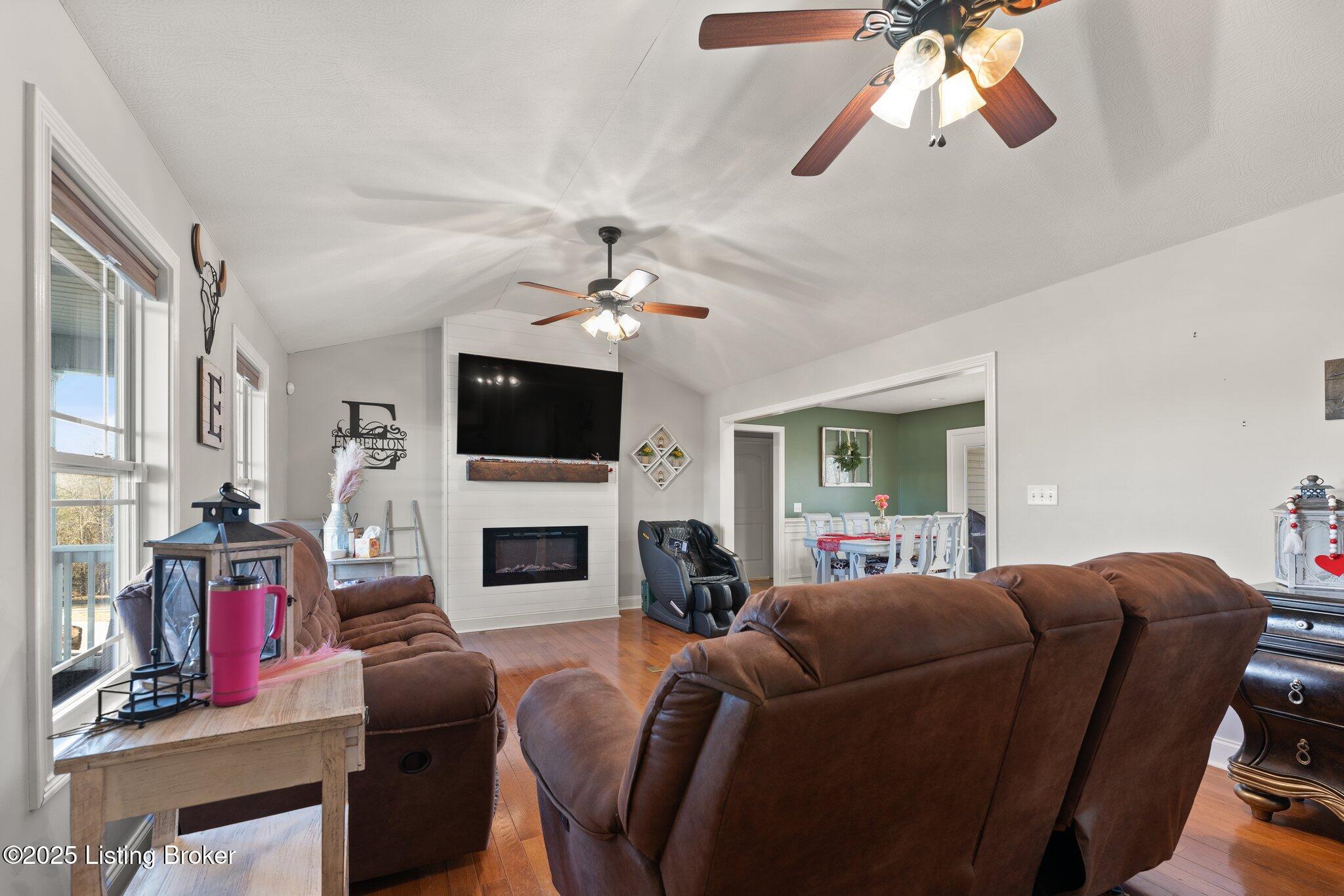 215 River Birch Loop, Smiths Grove, Pennsylvania image 3
