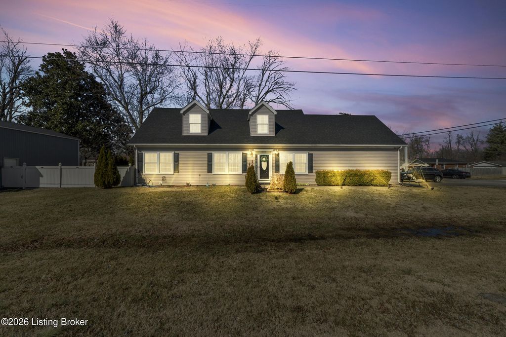 Photo of 6144 Moorman Rd, Louisville, KY 40272 (MLS # 1709235)