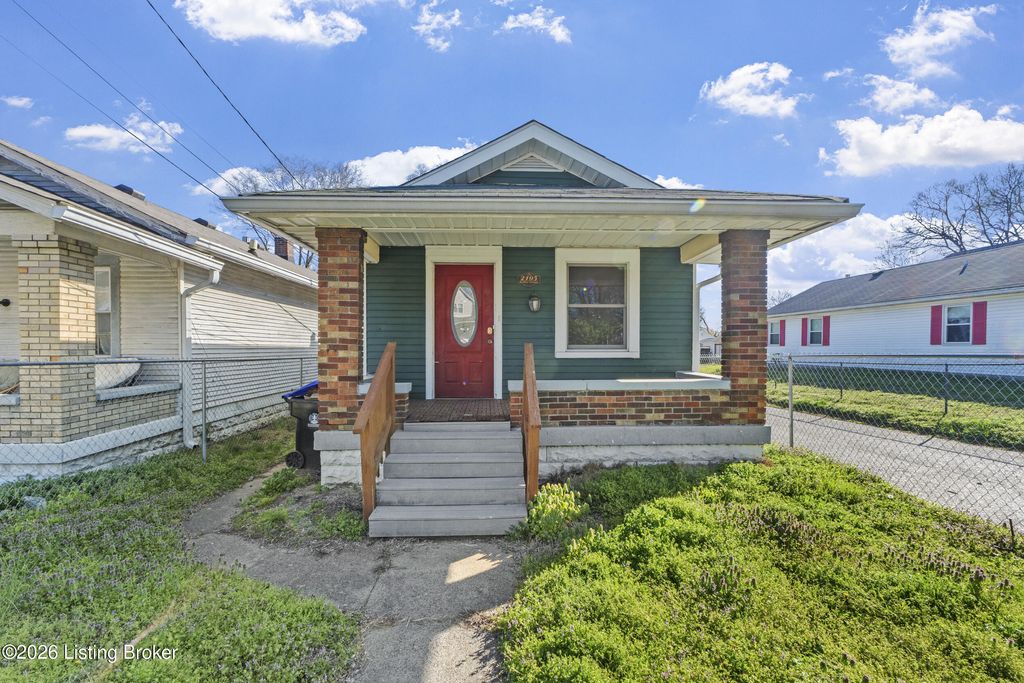 Photo of 2105 Bradley Ave, Louisville, KY 40217 (MLS # 1712578)