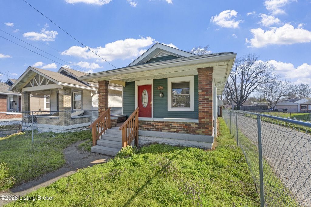 Photo of 2105 Bradley Ave, Louisville, KY 40217 (MLS # 1712578)