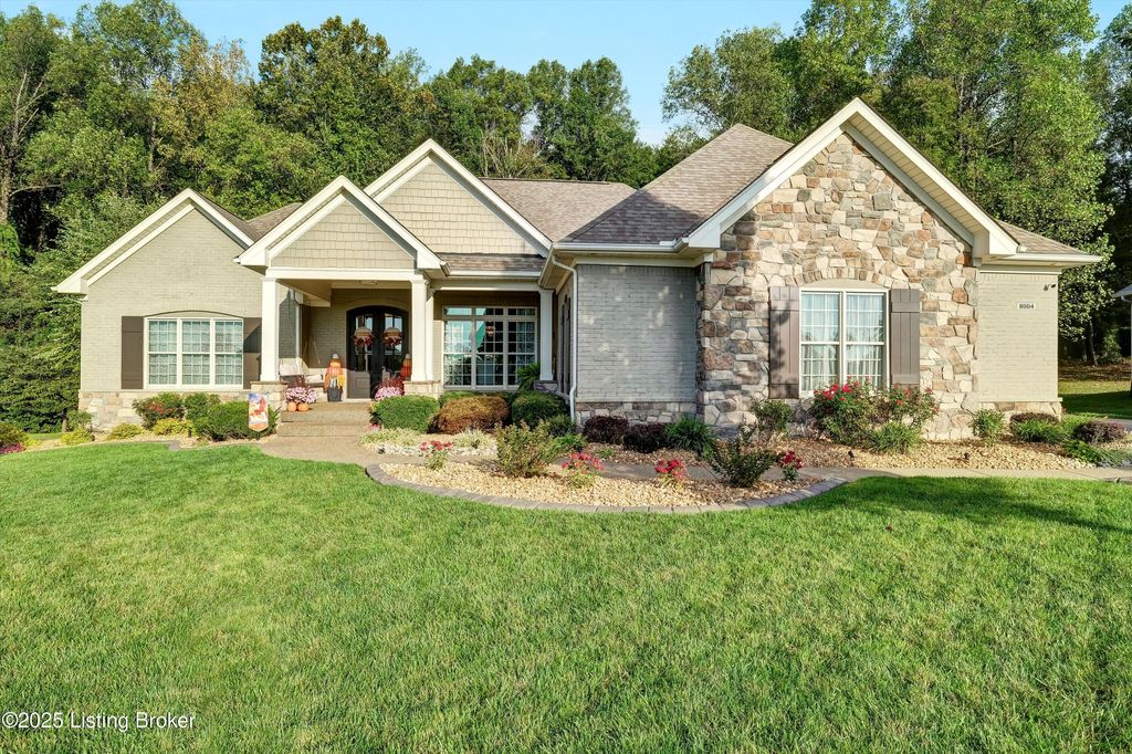 Photo of 8004 Wooded Ridge Dr, Louisville, KY 40214 (MLS # 1700147)