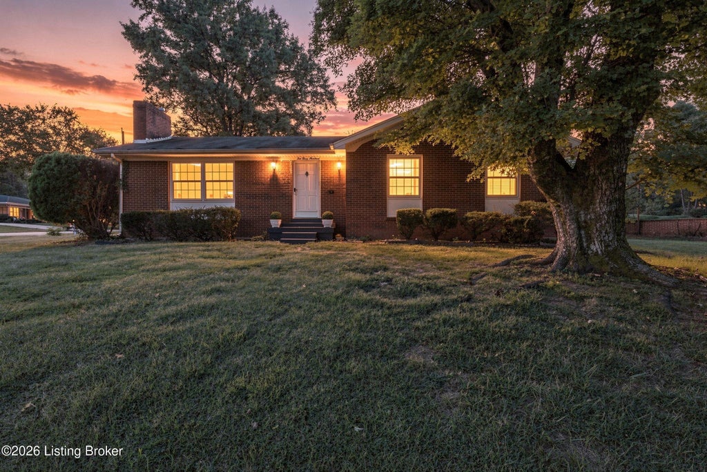 Photo of 10300 S Dodge Ln, Louisville, KY 40272 (MLS # 1729995)