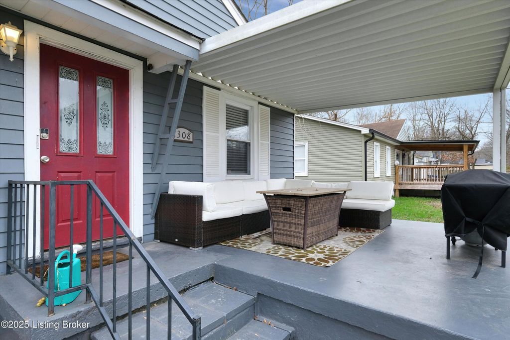 Photo of 1308 Doris Dr, Fairdale, KY 40118 (MLS # 1704387)