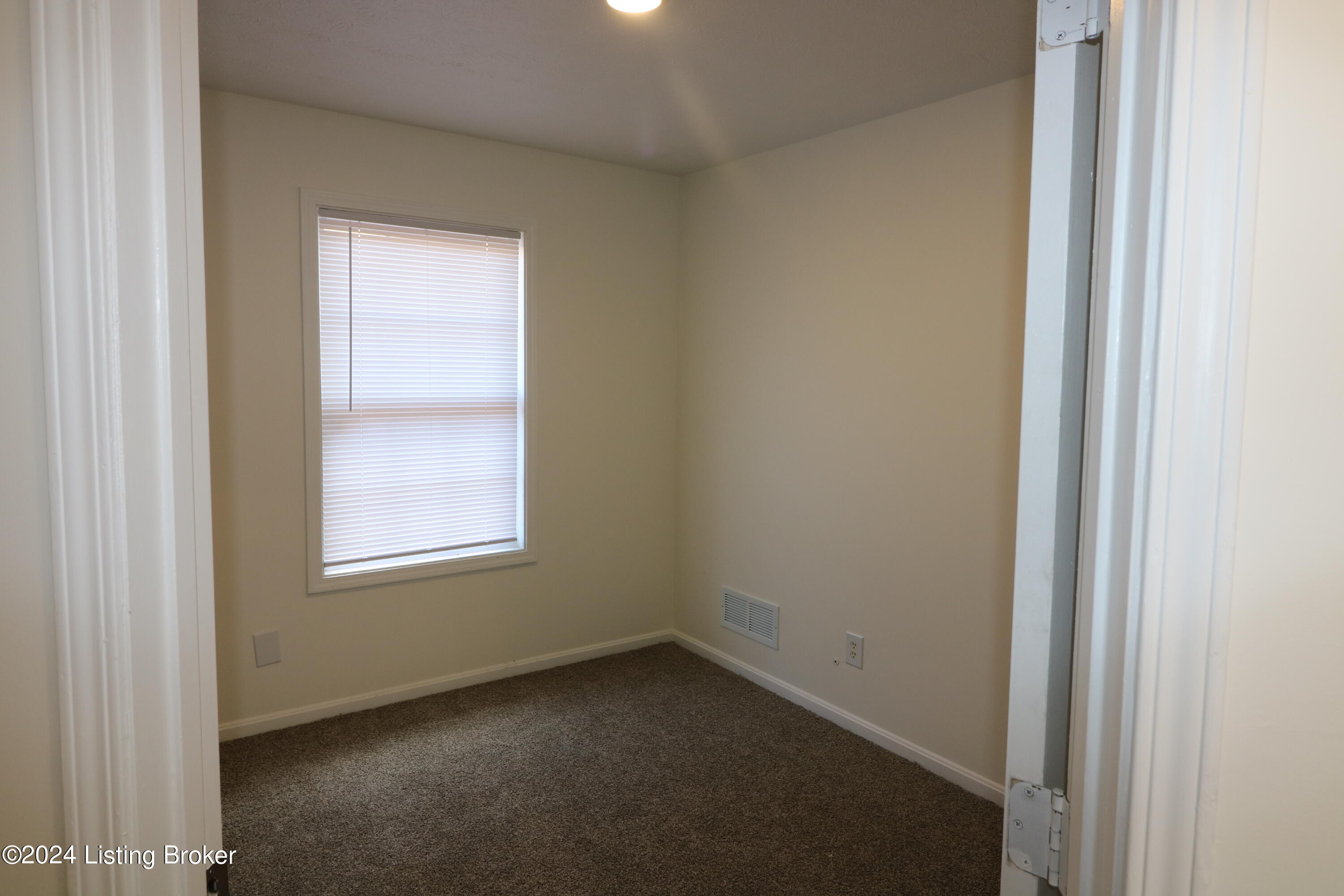 2010 W Market St, Louisville, Kentucky image 19
