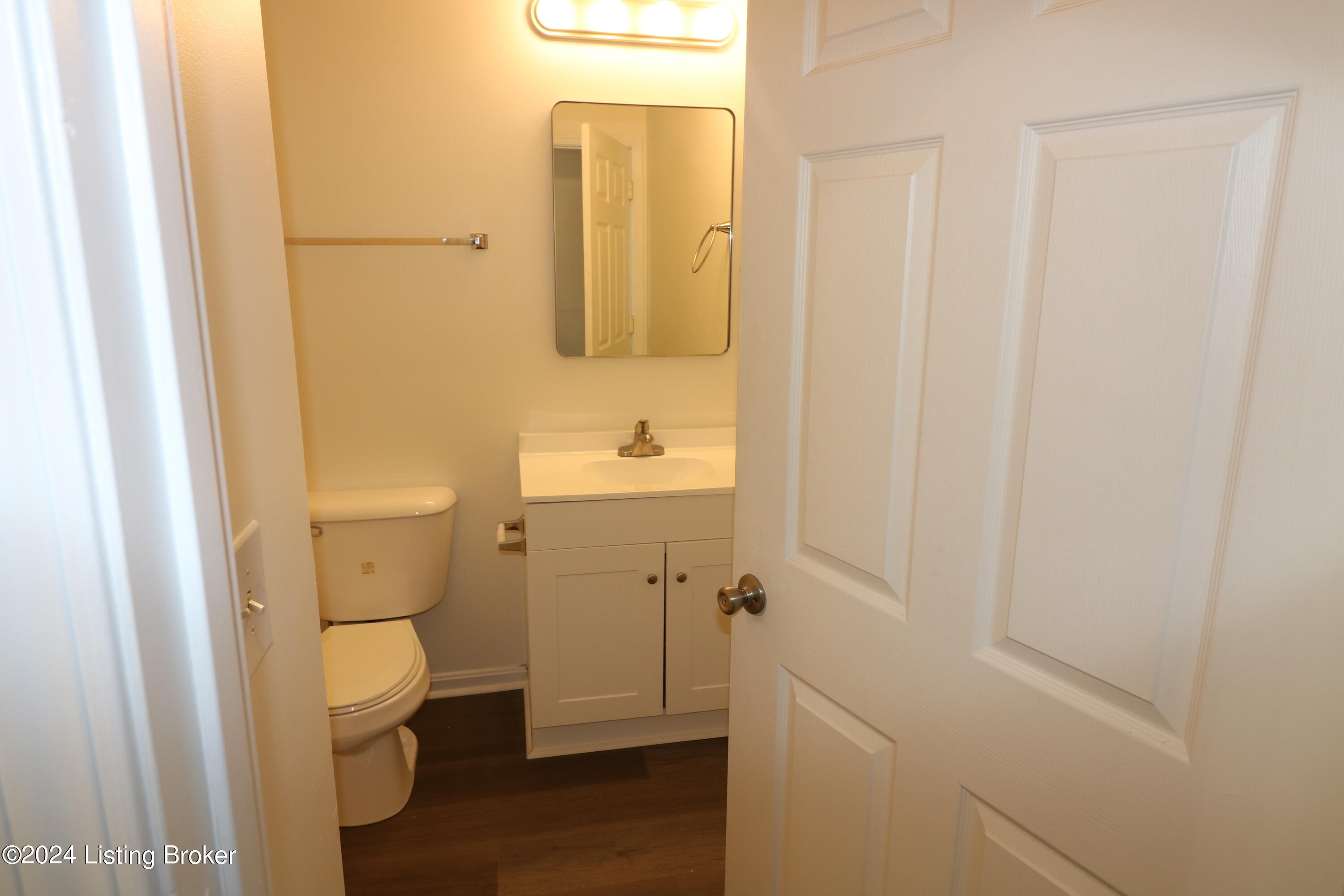 2010 W Market St, Louisville, Kentucky image 34