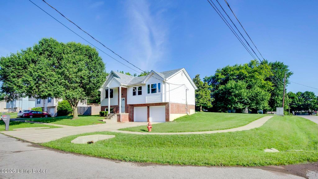 Photo of 200 Mable Ct, Vine Grove, KY 40175 (MLS # 1720906)