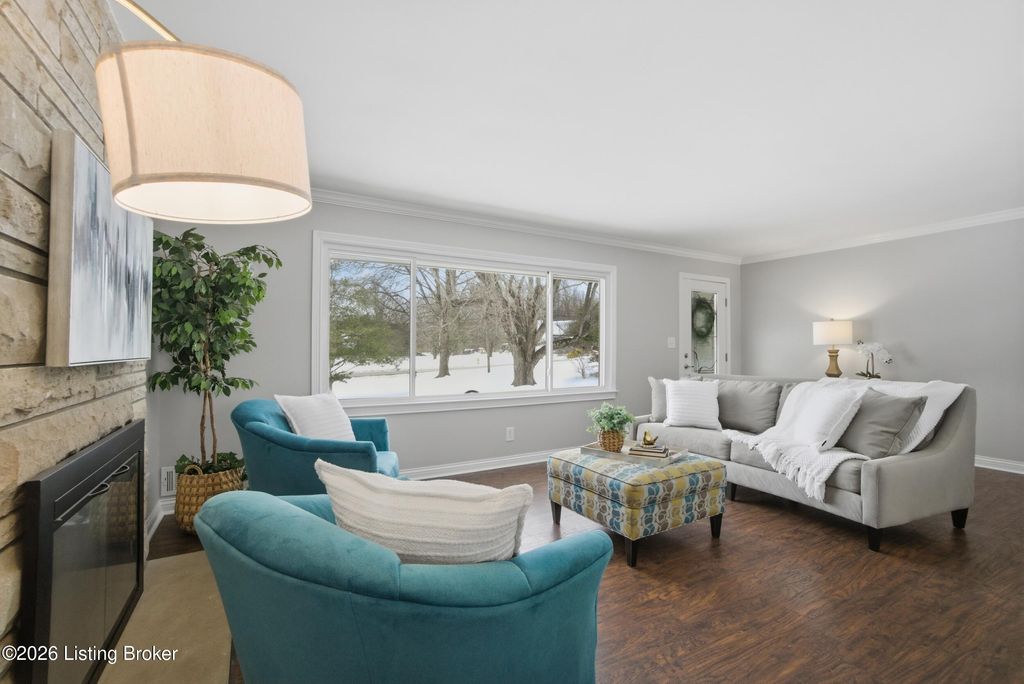 Photo of 5701 Lovers Ln, Louisville, KY 40299 (MLS # 1708408)