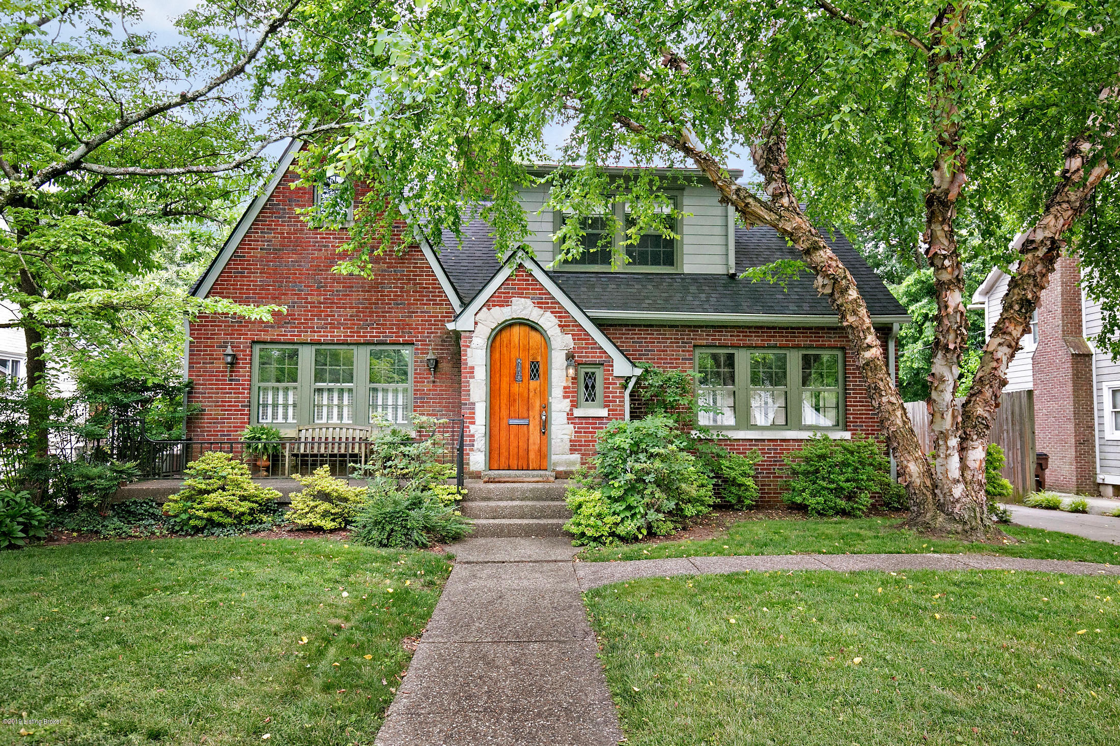 Photo 1 of 48 — 3838 Napanee Rd, Louisville, KY 40207