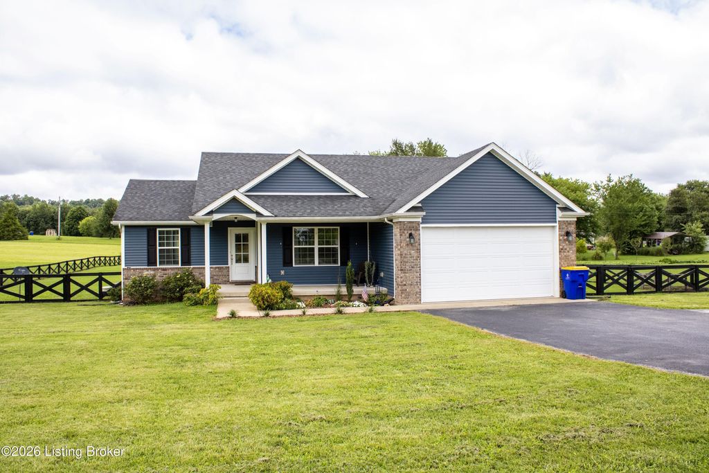Photo of 18343 Louisville Rd, Smiths Grove, KY 42171 (MLS # 1723346)