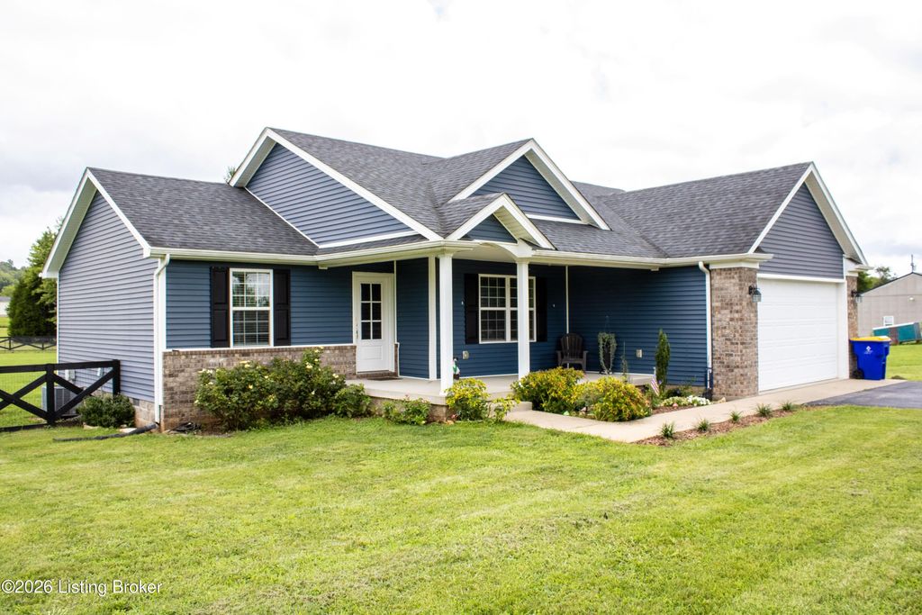 Photo of 18343 Louisville Rd, Smiths Grove, KY 42171 (MLS # 1723346)