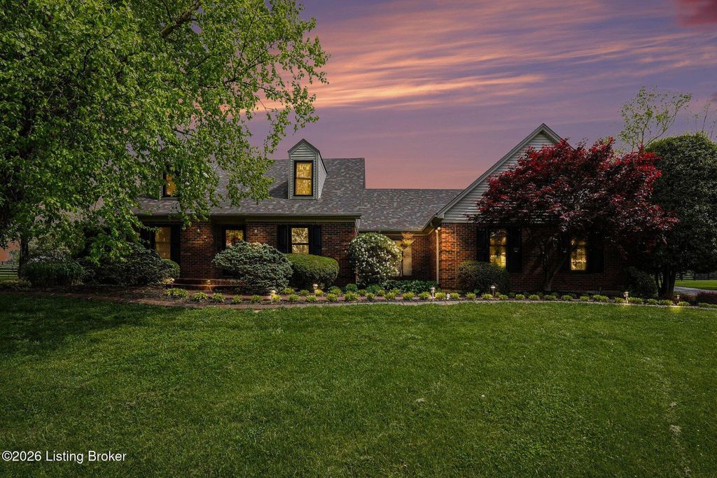 Photo of 1799 Veechdale Rd, Simpsonville, KY 40067 (MLS # 1720268)