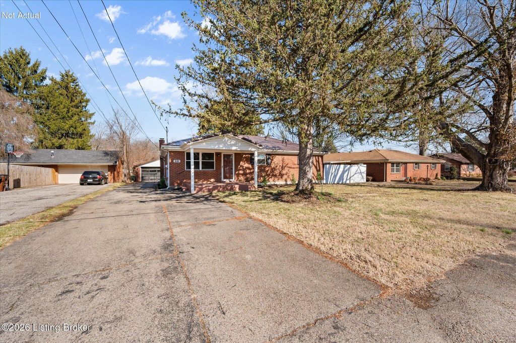 Photo of 1912 Milburt Dr, Louisville, KY 40223 (MLS # 1710103)