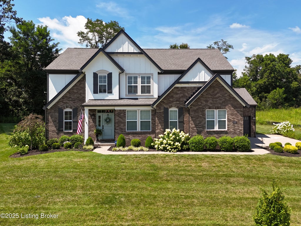 Photo of 2002 N Beckley Station Rd, Louisville, KY 40245 (MLS # 1727666)