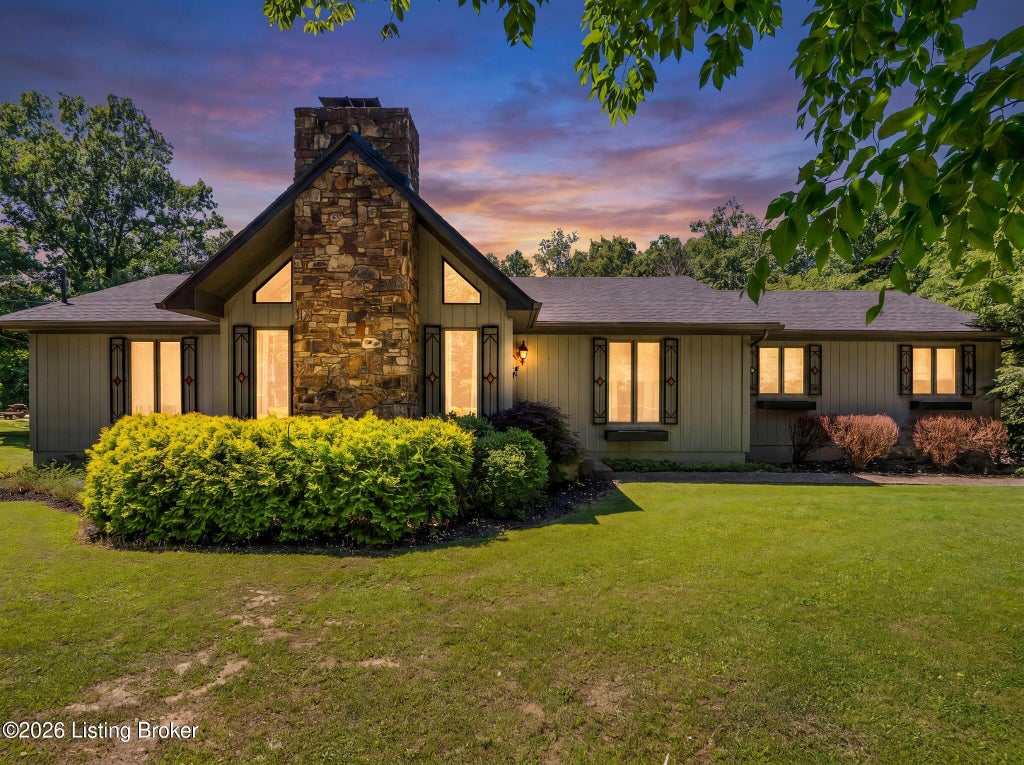 Photo of 1140 Rams Run RUN, Shepherdsville, KY 40165 (MLS # 1729157)