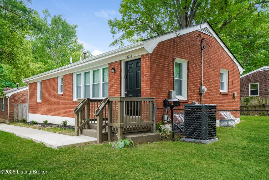 Photo of 10214 Barkley Dr, Jeffersontown, KY 40299 (MLS # 1708631)