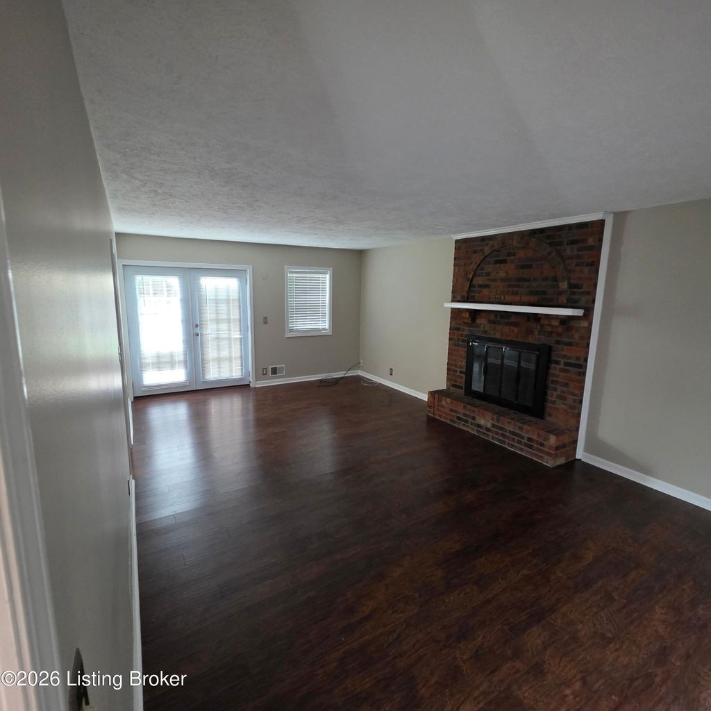 Photo of 2601 Stony Brook Dr, Louisville, KY 40220 (MLS # 1721347)