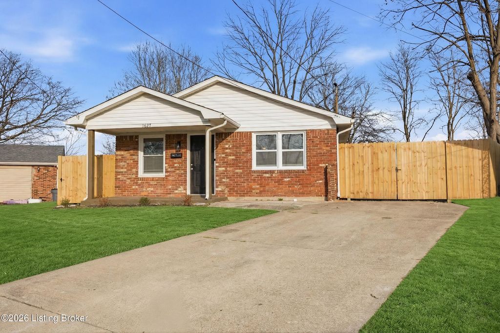 Photo of 1627 Haskin Ave, Louisville, KY 40215 (MLS # 1712938)