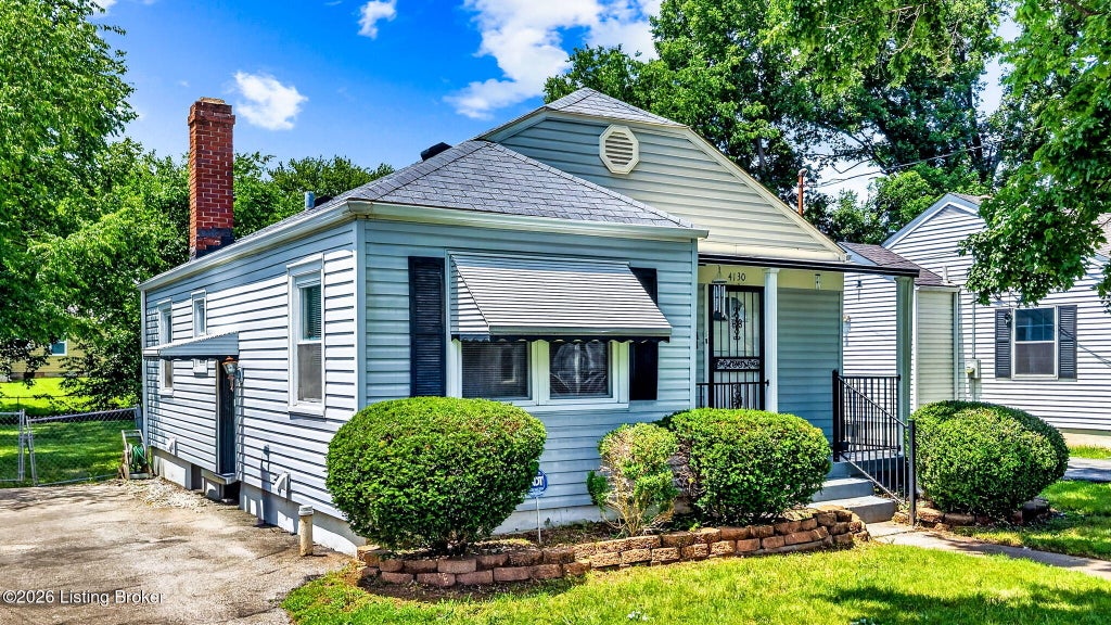 Photo of 4130 Hillview Ave, Louisville, KY 40216 (MLS # 1728384)