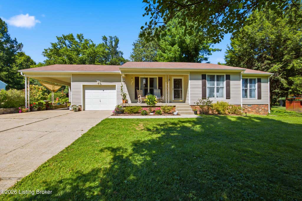 Photo of 50 Longview Dr, Shelbyville, KY 40065 (MLS # 1724976)