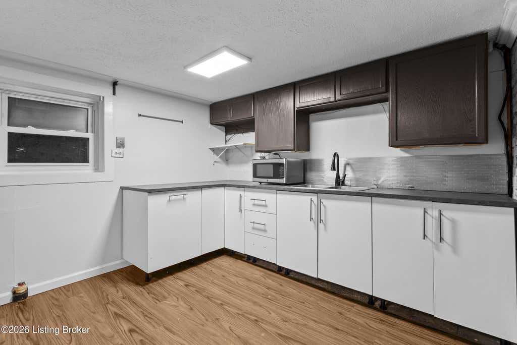 Photo of 319 S Ewing Ave #APT 3, Louisville, KY 40206 (MLS # 1724475)