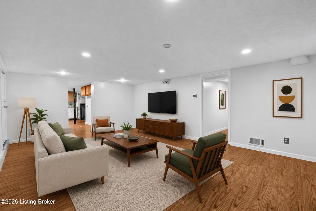 Photo of 319 S Ewing Ave #APT 3, Louisville, KY 40206 (MLS # 1724475)
