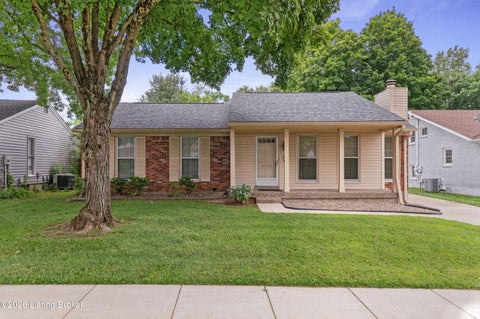 Tiny photo for 9302 Marse Henry Dr, Jeffersontown, KY 40299 (MLS # 1729717)