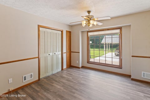 Tiny photo for 9302 Marse Henry Dr, Jeffersontown, KY 40299 (MLS # 1729717)