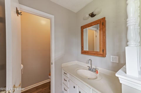 Tiny photo for 9302 Marse Henry Dr, Jeffersontown, KY 40299 (MLS # 1729717)