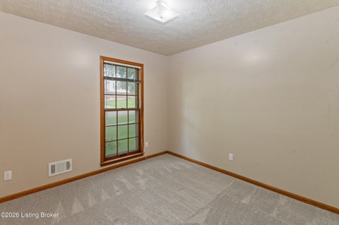 Tiny photo for 9302 Marse Henry Dr, Jeffersontown, KY 40299 (MLS # 1729717)