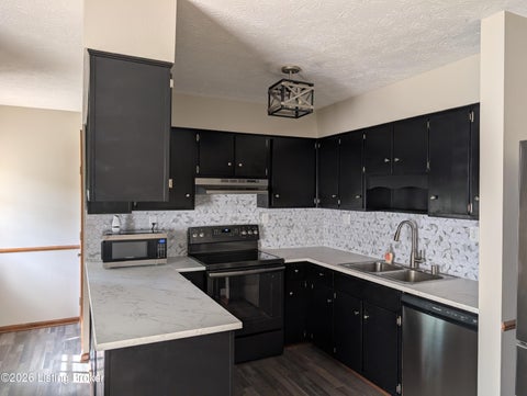 Tiny photo for 9302 Marse Henry Dr, Jeffersontown, KY 40299 (MLS # 1729717)
