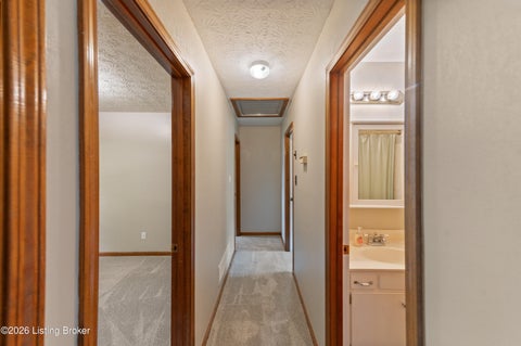 Tiny photo for 9302 Marse Henry Dr, Jeffersontown, KY 40299 (MLS # 1729717)