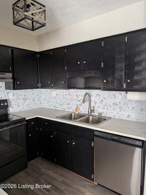 Tiny photo for 9302 Marse Henry Dr, Jeffersontown, KY 40299 (MLS # 1729717)