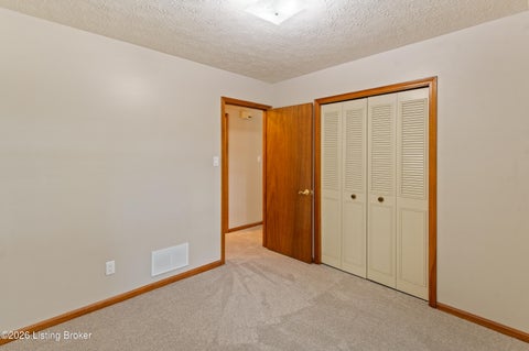 Tiny photo for 9302 Marse Henry Dr, Jeffersontown, KY 40299 (MLS # 1729717)