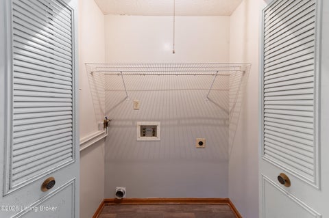 Tiny photo for 9302 Marse Henry Dr, Jeffersontown, KY 40299 (MLS # 1729717)