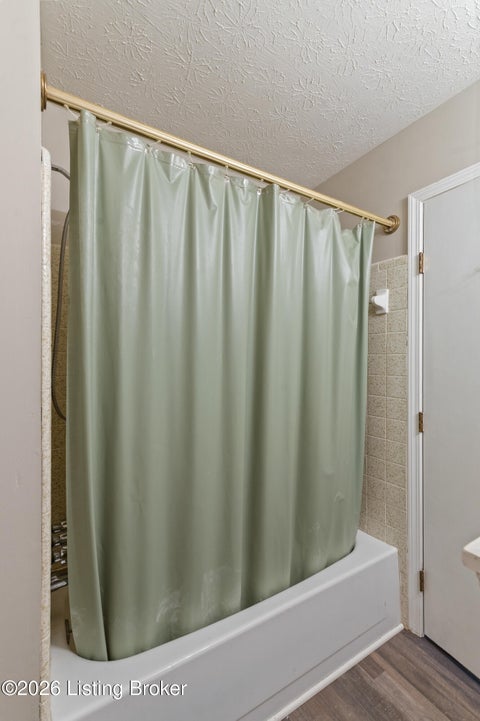 Tiny photo for 9302 Marse Henry Dr, Jeffersontown, KY 40299 (MLS # 1729717)