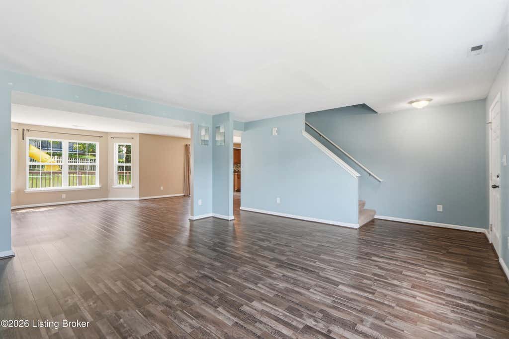Photo of 9712 Waterbrook Ct, Louisville, KY 40228 (MLS # 1724873)