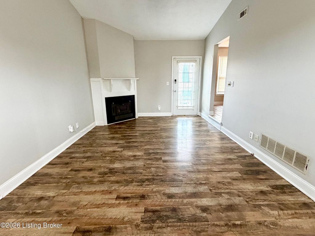 Photo of 4701 Haeringdon Ct, Louisville, KY 40299 (MLS # 1707776)