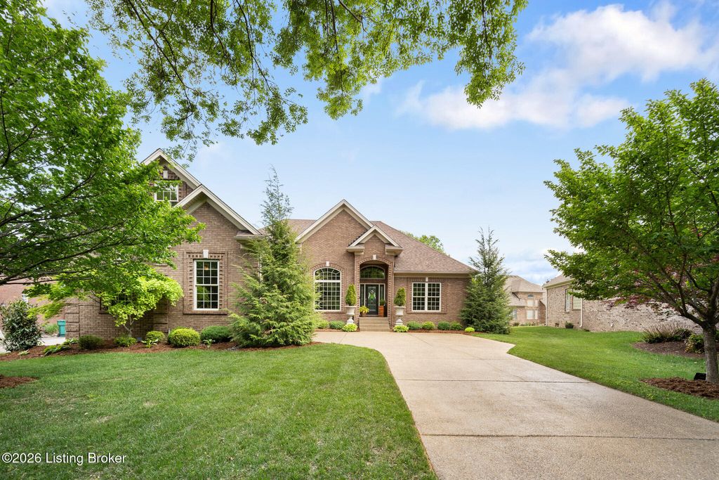 Photo of 11123 Perwinkle Ln, Louisville, KY 40291 (MLS # 1714637)