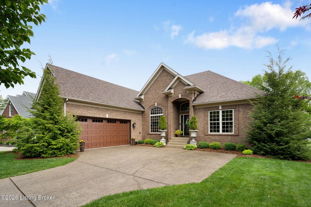 Photo of 11123 Perwinkle Ln, Louisville, KY 40291 (MLS # 1714637)