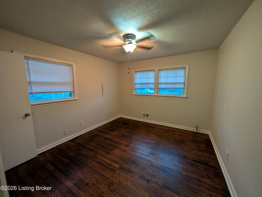 Photo of 3674 Parthenia Ave, Louisville, KY 40215 (MLS # 1729519)