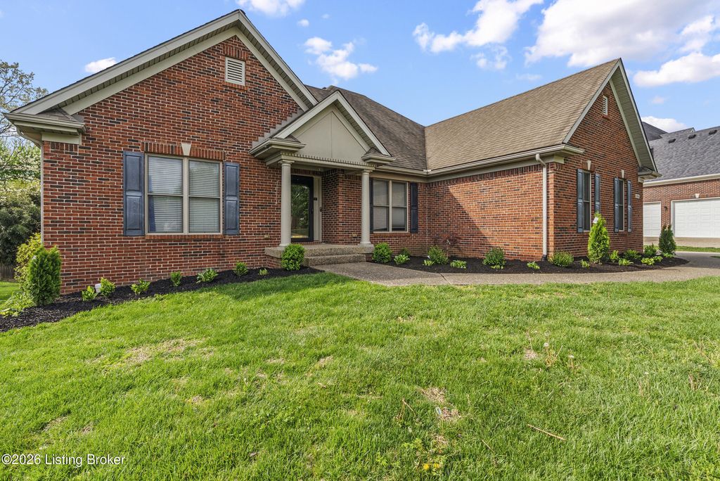 Photo of 1216 Blackthorn Rd, Louisville, KY 40299 (MLS # 1714798)