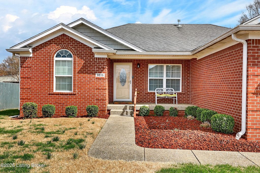 Photo of 9815 Valley Farms Blvd, Louisville, KY 40272 (MLS # 1711800)