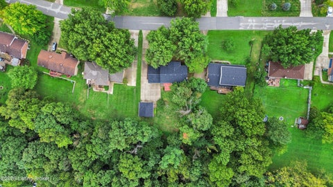 Tiny photo for 2522 Windsor Forest Dr, Louisville, KY 40272 (MLS # 1729696)