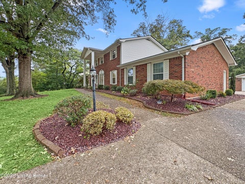 Tiny photo for 2522 Windsor Forest Dr, Louisville, KY 40272 (MLS # 1729696)