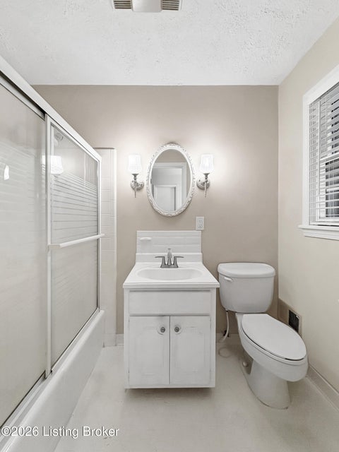 Tiny photo for 2522 Windsor Forest Dr, Louisville, KY 40272 (MLS # 1729696)