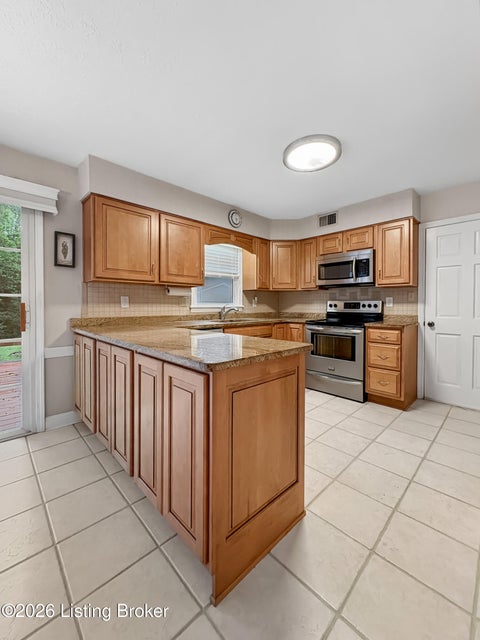 Tiny photo for 2522 Windsor Forest Dr, Louisville, KY 40272 (MLS # 1729696)